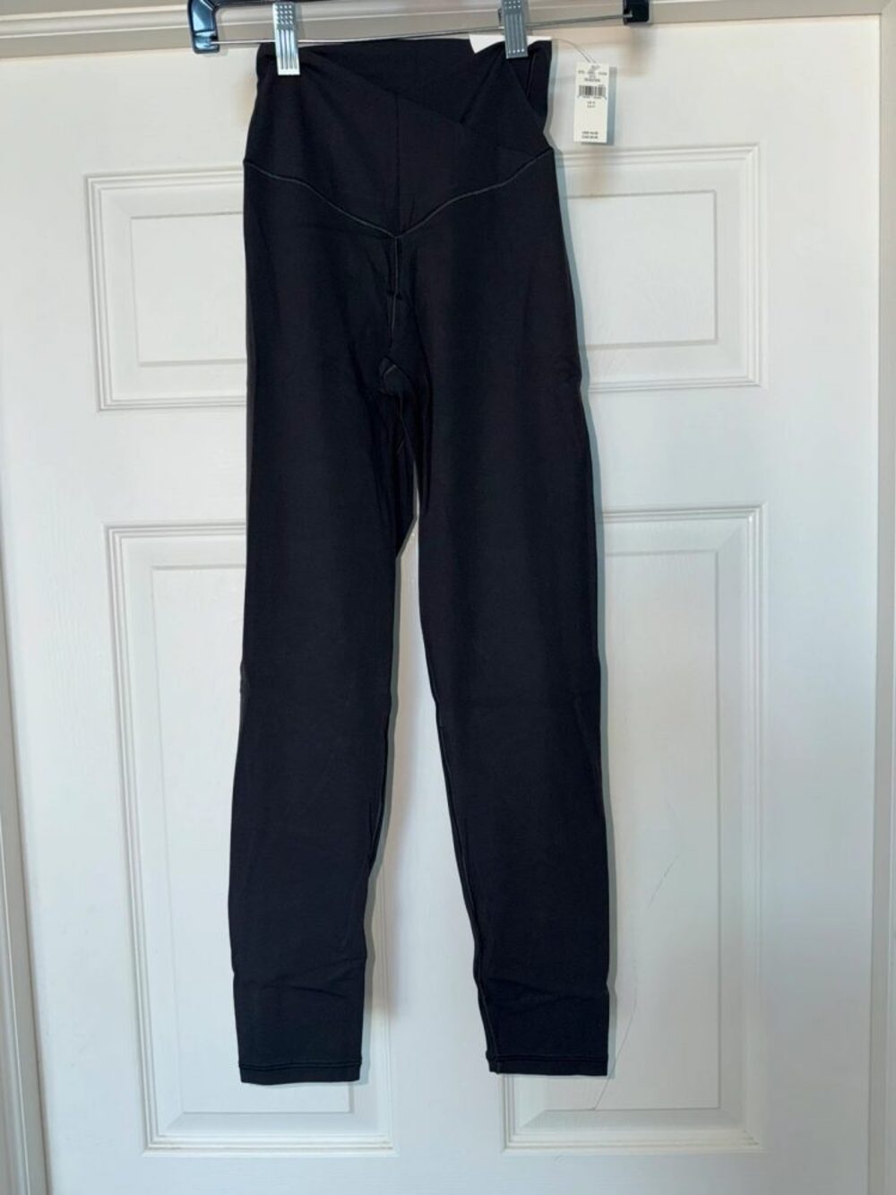 Offline by Aerie Real Me black crossover leggings – small NWT